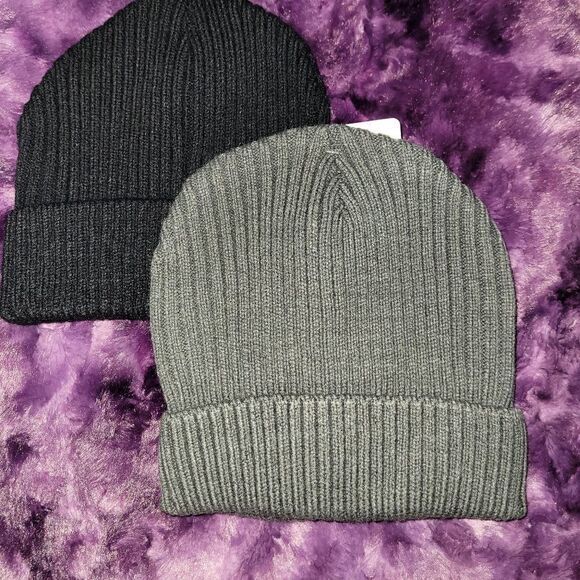 ‎2 Beenie Hats - Picture 1 of 1